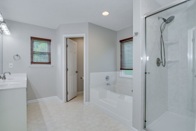 Building Photo - Brick Ranch in Evans