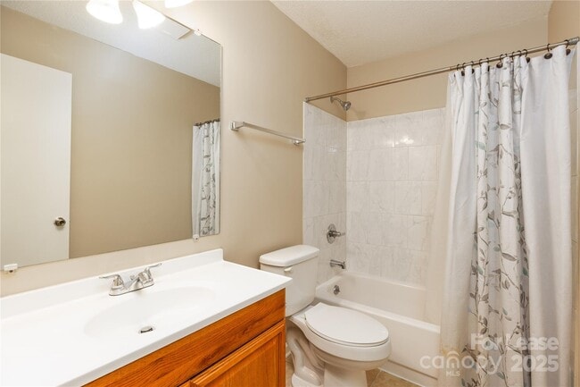 Building Photo - 11018 Hunter Trail Ln