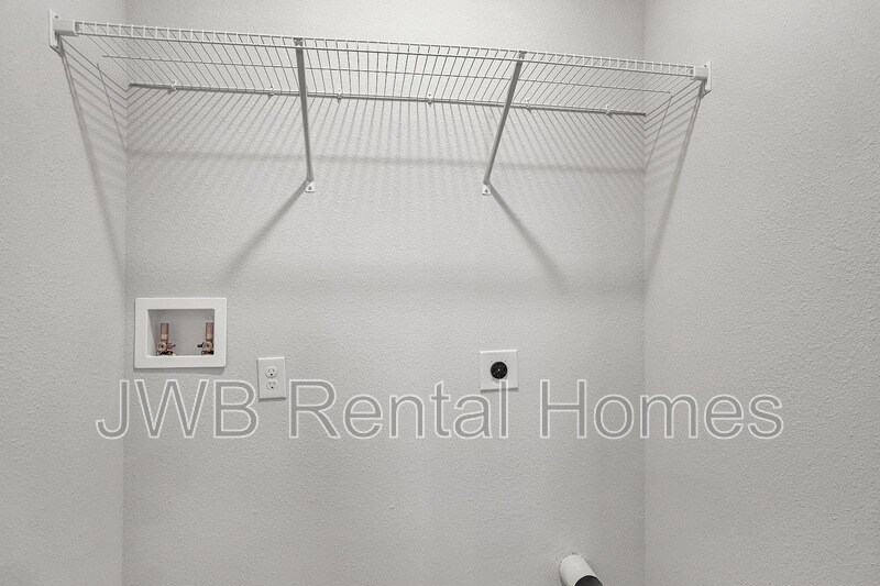 Building Photo - 1339 Hart St