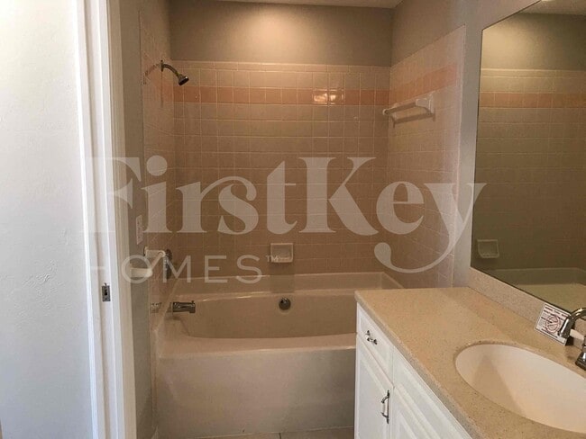 Building Photo - 18205 Apple Rd