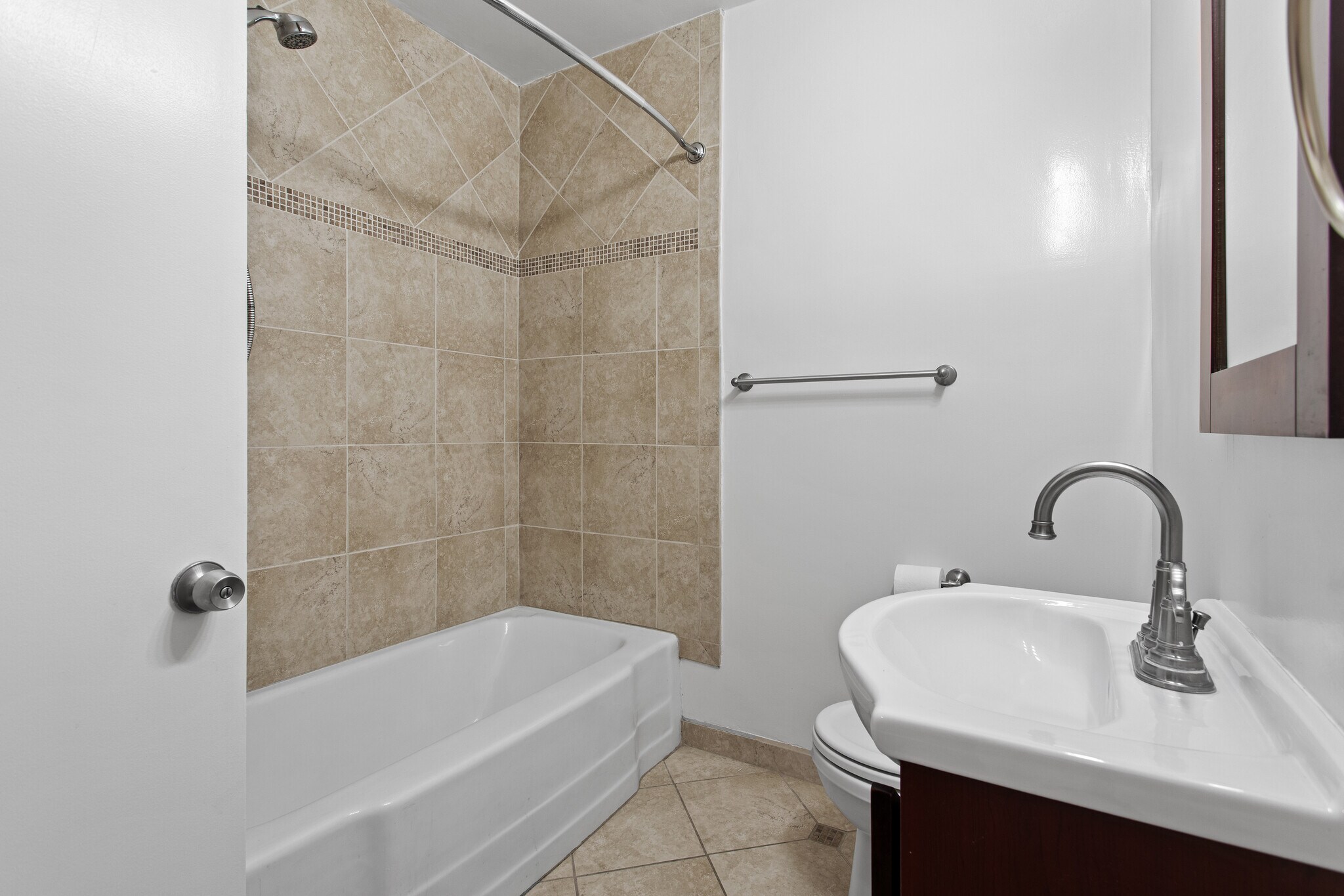 Building Photo - 11953 Collins St