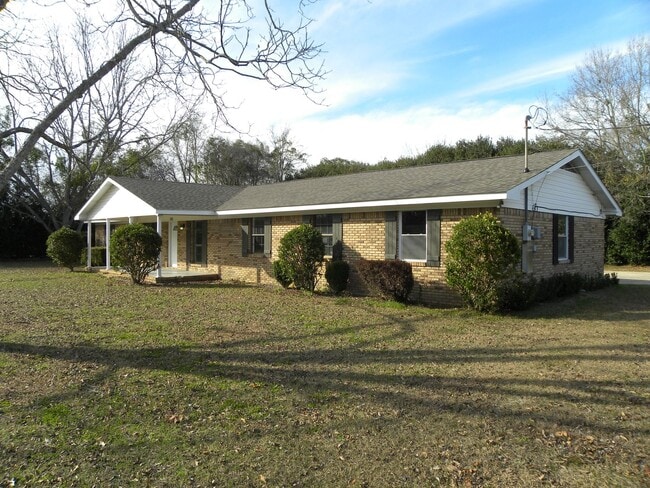 Building Photo - ***AVAILABLE NOW*** Country Setting No HOA