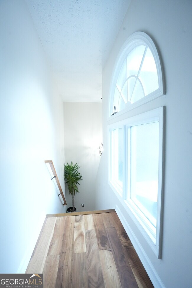 Building Photo - 3 Normandy Ct