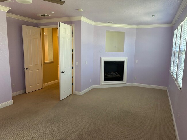 Building Photo - 1849 Alexander Way