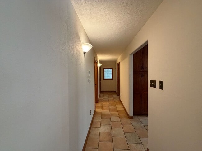Building Photo - Beautiful 3 Bedroom Single Story Custom Home Plus Office Available Near Tramway Blvd NE & I-40!