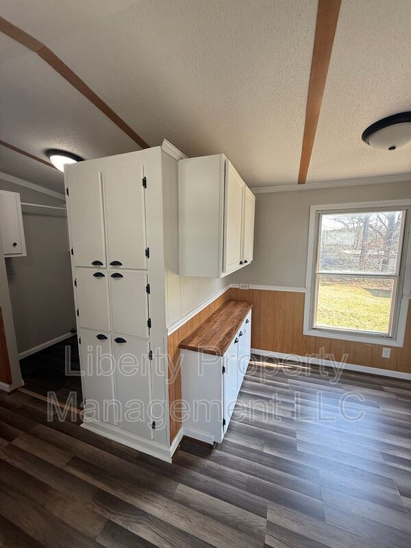 Building Photo - 21 Hill Side Lane