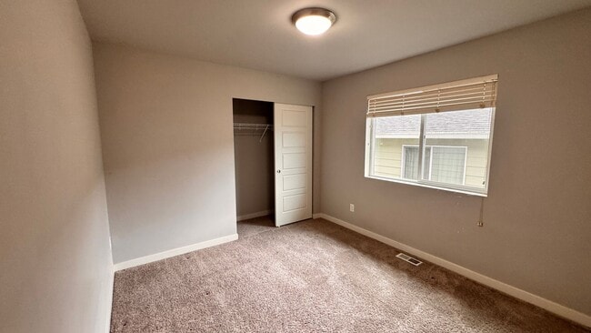 Building Photo - 4 bedroom 2.5 bath house in Auburn