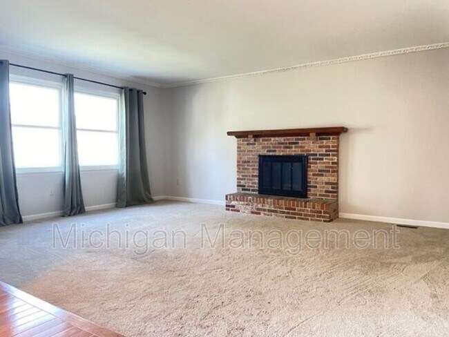 Building Photo - 8490 Westchester Ln