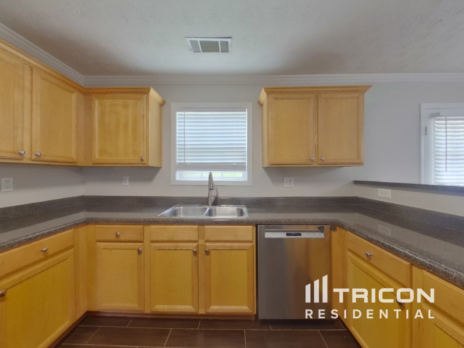 Building Photo - 315 Avonlea Dr