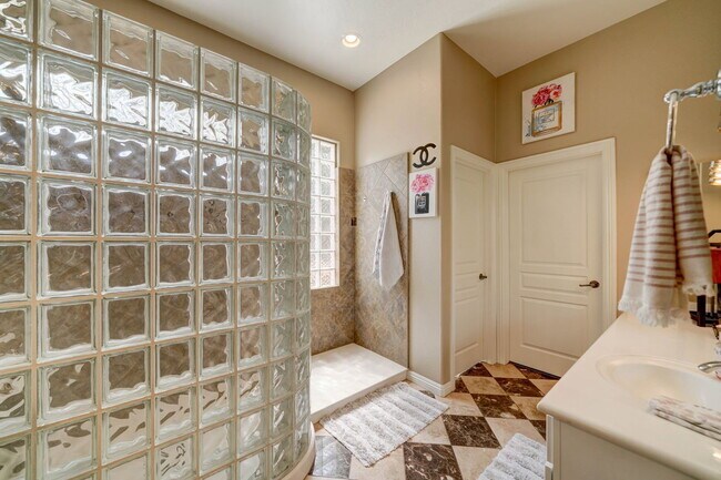 Building Photo - 4221 S Danyell Dr