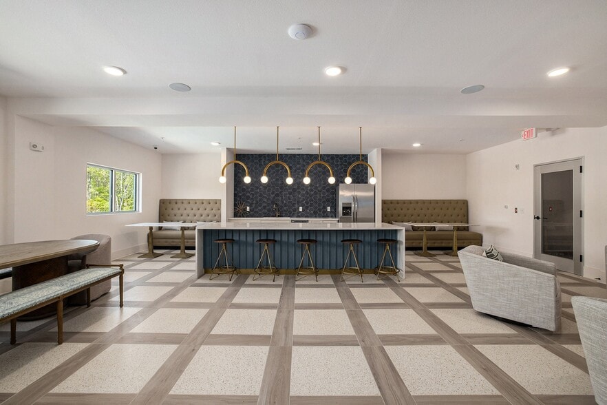 Building Photo - Satori West Ashley