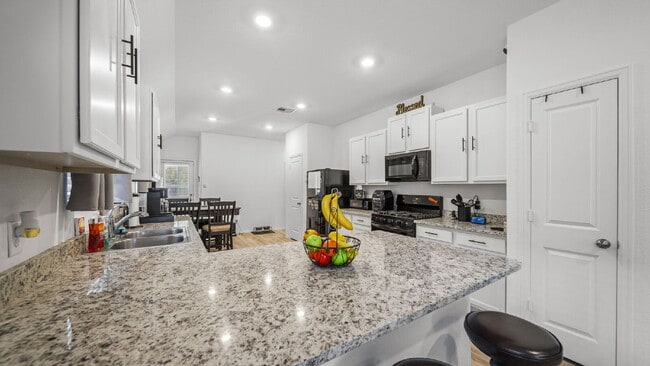 Building Photo - Spacious, well-maintained 4-bedroom, 2-bath single-story home designed for comfortable everyday l...