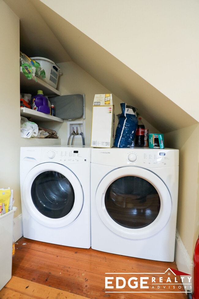 Building Photo - 34 Matchett St