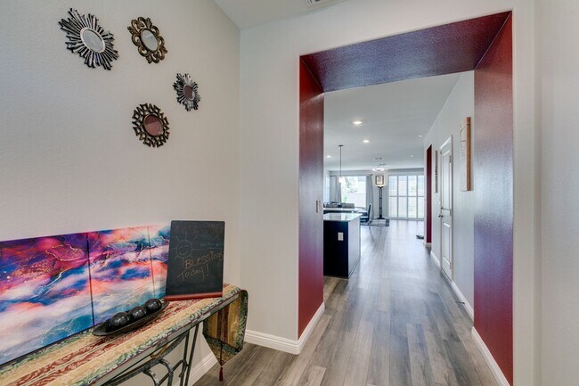 Building Photo - Furnished 5-Bedroom Home with Two Primary Suites
