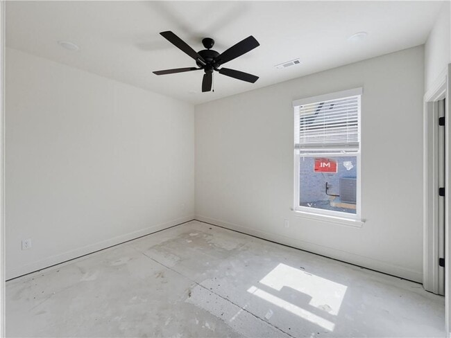 Building Photo - 6800 SW Basswood Ave