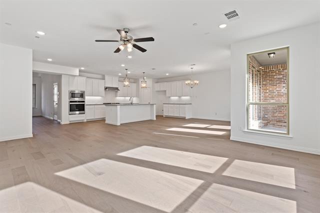 Building Photo - 621 Somerset Dr