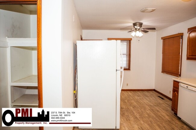 Building Photo - 3 Bedroom and 1.5 bathroom House for rent