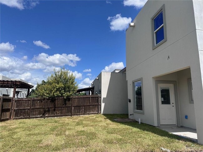 Building Photo - 2301 Dorado Dr