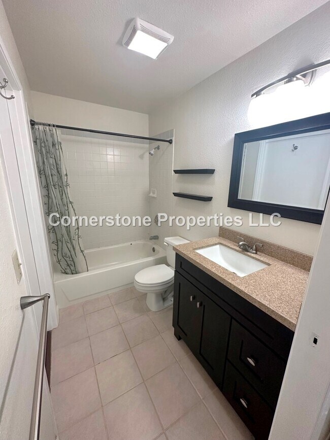 Building Photo - 94-545-545 Lumiaina St