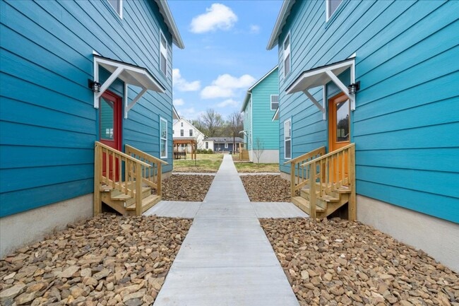 Building Photo - Brand New Cottage close to downtown and U ...