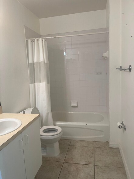 Building Photo - 522 Villa Del Sol Cir