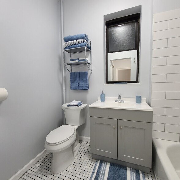 Building Photo - 7612 Park Ave