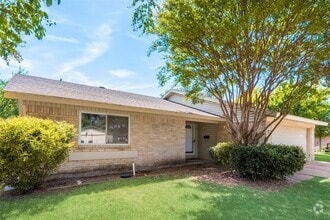 Building Photo - 5605 Valley Mills Dr