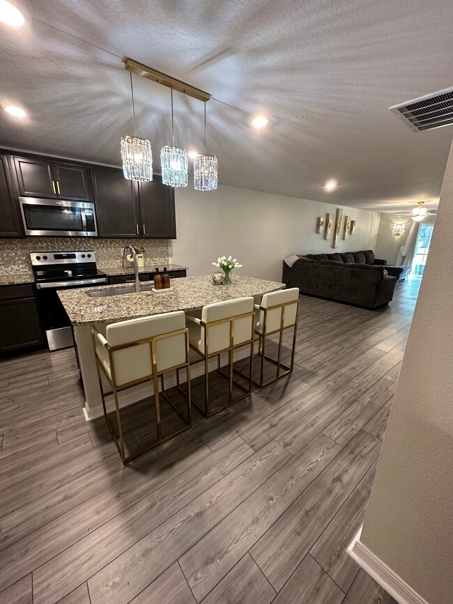 Building Photo - 8997 Southern Charm Cir