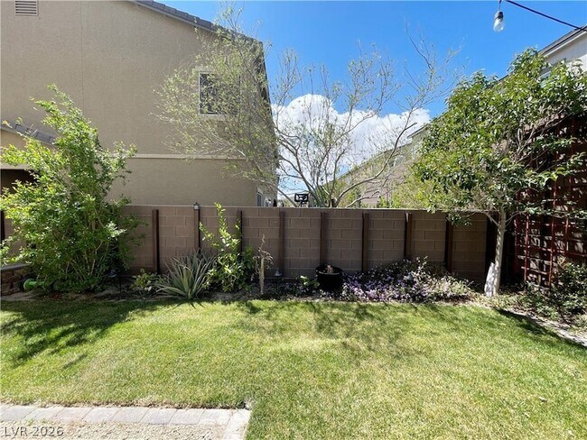 Building Photo - 7035 Denio Island St