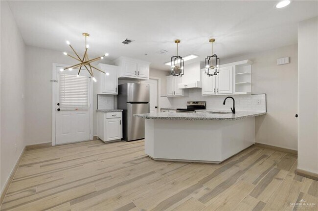 Building Photo - 18 N 49th St