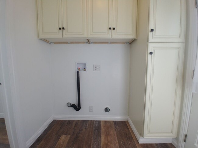 Building Photo - Charming 3-Bedroom Home in an Ideal Location!