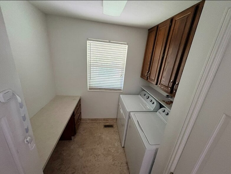 Building Photo - 3162 N 500 E