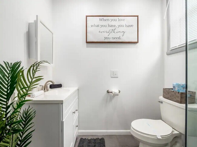 Building Photo - 164 E Mithoff St