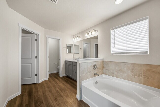 Building Photo - $2,650 - 3 Bed, 2.5 Bath Home in Co Spring...