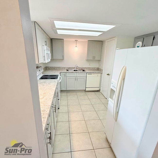 Building Photo - 417 Banana Cay Dr