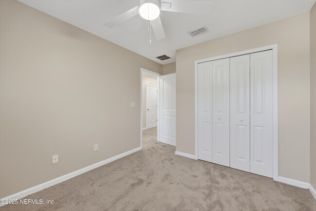 Building Photo - 3910 Buckthorne Dr