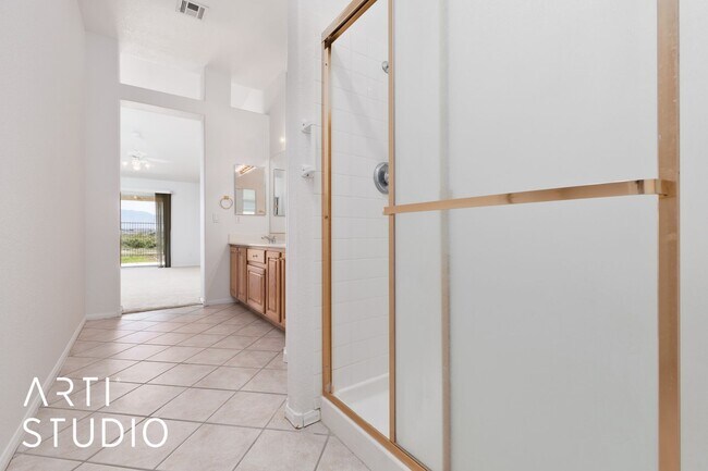 Building Photo - ***Sunset Greens 3 Bedroom 2 Bath Unfurnis...