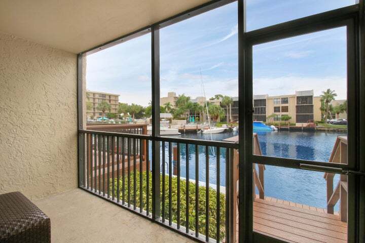 Building Photo - 9 Royal Palm Way