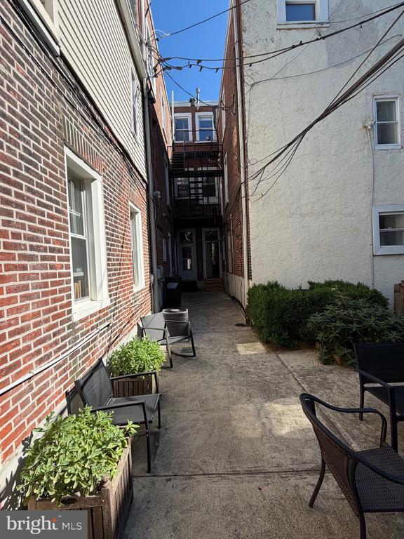 Building Photo - 1504 Mt Vernon St