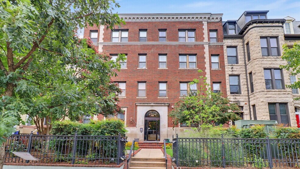 Building Photo - 1321 Fairmont St NW