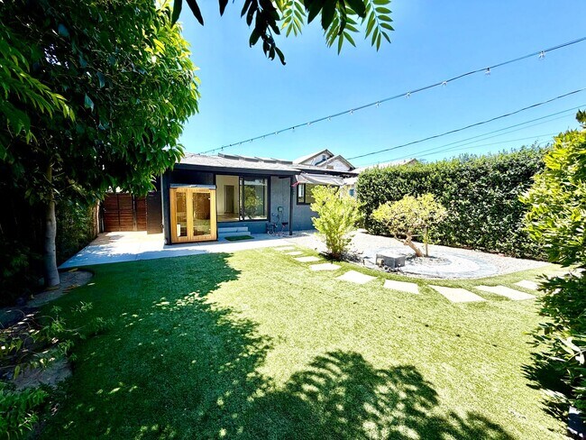 Building Photo - Beautiful Newly Renovated 3BD 2BA