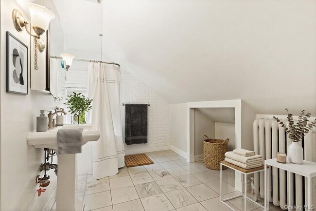 Building Photo - 518 Prospect Ave