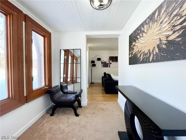 Building Photo - 250 Center Rd