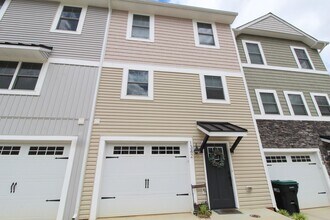 Building Photo - New construction 4 bed 3.5 bath townhome!