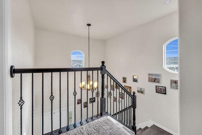 Building Photo - 1503 N August Dr