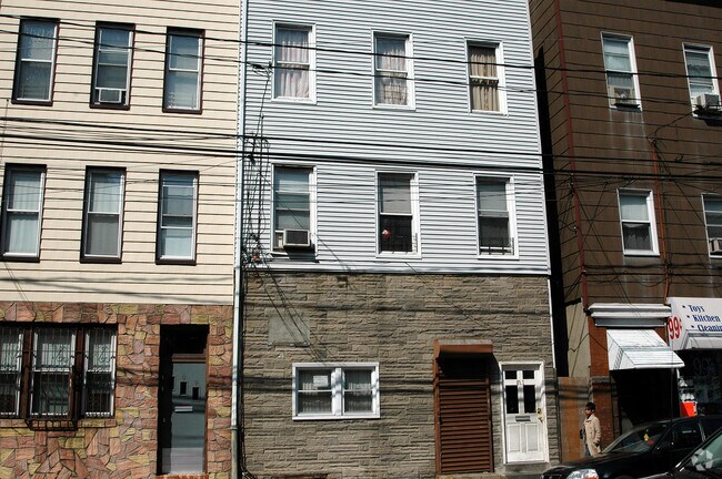 Building Photo - 811 Bergenline Ave