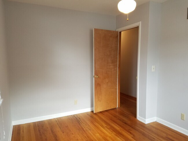 Building Photo - 3542 S Bonn St
