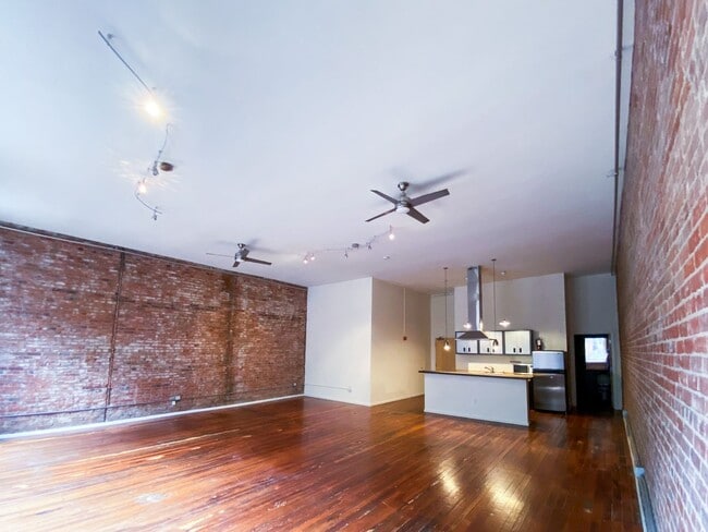 Building Photo - 211 1st Ave S