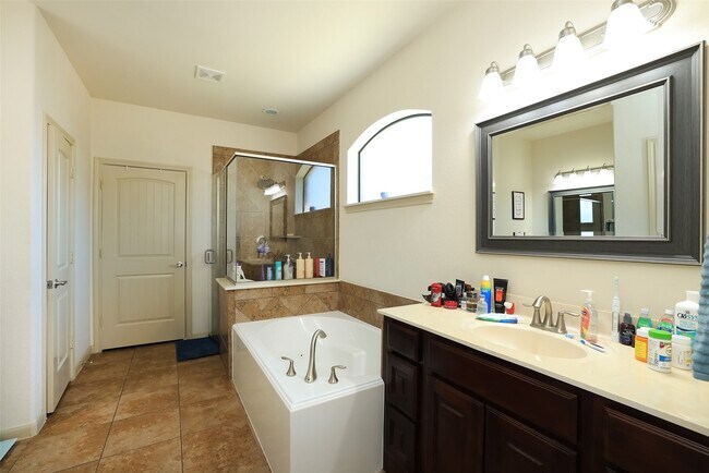 Building Photo - 20811 Noble Crusade Ct