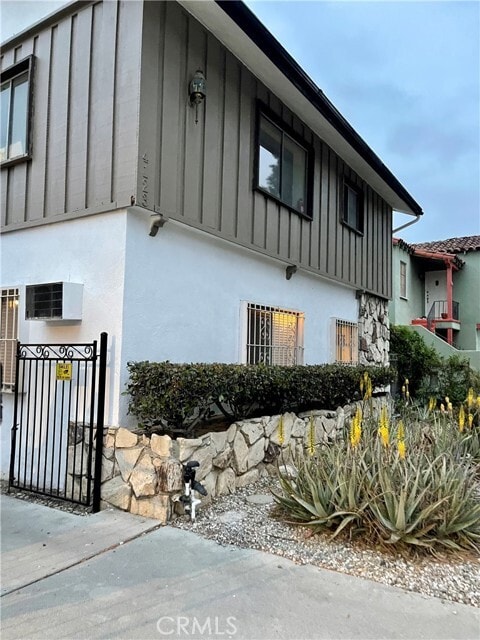 Primary Photo - 4123 Edenhurst Ave